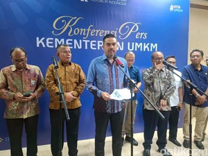 Perang Dagang Bisa Bikin RI Kebanjiran Impor China, Maman Pantau Toko Online