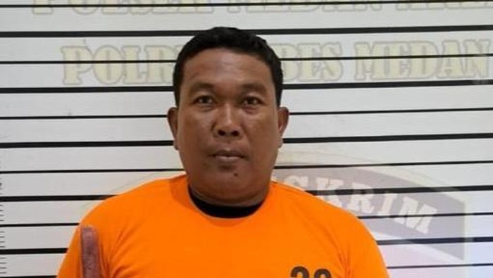 Pelaku penganiaya penjaga konter di Medan. (Istimewa)