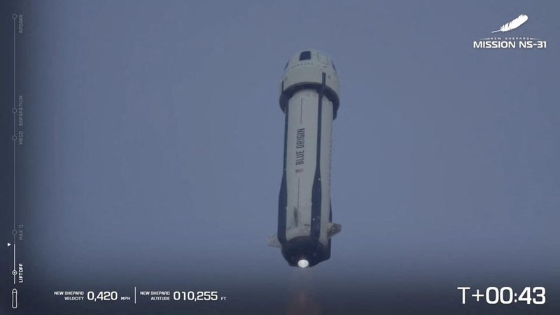 Pop star Katy Perry and journalists Gayle King, Lauren Sanchez, who is also billionaire Jeff Bezos' fiance and other participants, blast off into space on a Blue Origin rocket, as part of the New Shepard Mission NS-31, marking the first all-female flight crew in more than six decades, in West Texas, Texas, U.S., April 14, 2025, in this screen grab taken from a video. Blue Origin/Handout via REUTERS    THIS IMAGE HAS BEEN SUPPLIED BY A THIRD PARTY. NO RESALES. NO ARCHIVES. MANDATORY CREDIT