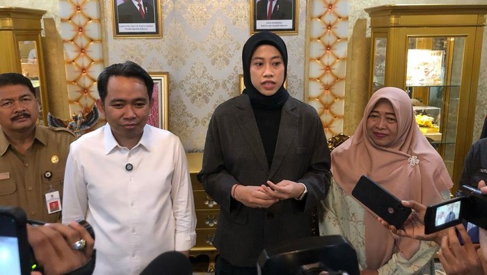 Pevoli Megawati Hangestri Pratiwi saat bertemu Bupati Jember Gus Fawait.