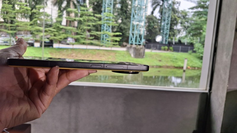 Naksir Kuningnya Poco F7 Ultra, Performa Juga Gagah.