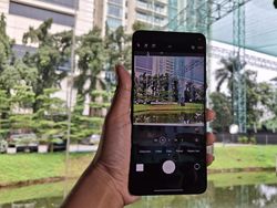 Naksir Kuningnya Poco F7 Ultra, Performa Juga Gagah