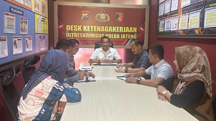 Polda Jateng membentuk Desk Ketenagakerjaan untuk melindungi hak-hak buruh serta membantu menyelesaikan permasalahan industrial, Selasa (15/4/2025).