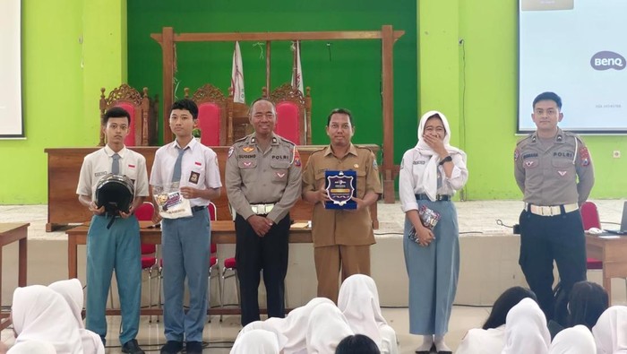 Police goes to school di Blitar