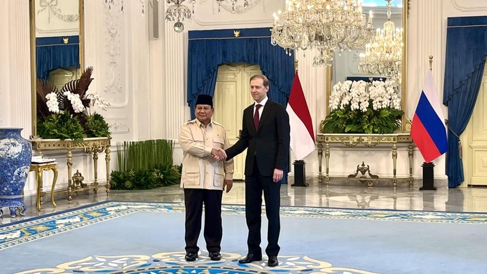 Presiden Prabowo dan Wakil Pertama Perdana Menteri Federasi Rusia Denis Manturov di Istana Merdeka