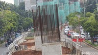 Rail Transit (LRT) Jakarta fase 1B rute Velodrome-Manggarai membentang sejauh 6,4 kilometer.  