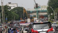 Jika proyek ini selesai diharapkan masyarakat beralih ke transportasi publik.  