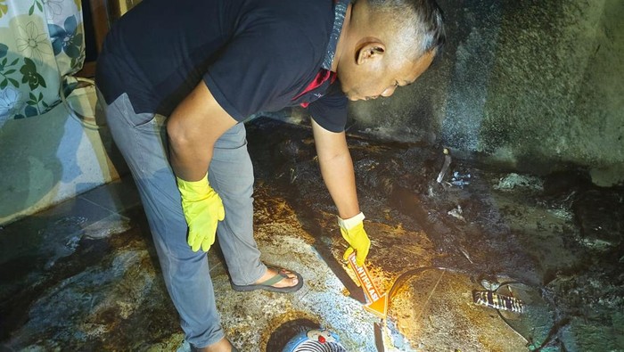 Remaja perempuan berinisial AKG (15) tewas dalam kebakaran yang melanda rumahnya di Jalan Perjuangan 2, RT 001, Kelurahan Tanjung Selor Timur, Kecamatan Tanjung Selor, Kabupaten Bulungan, Kalimantan Utara. Kebakaran terjadi pada Selasa (15/4/2025) sekitar pukul 03.50 WITA.