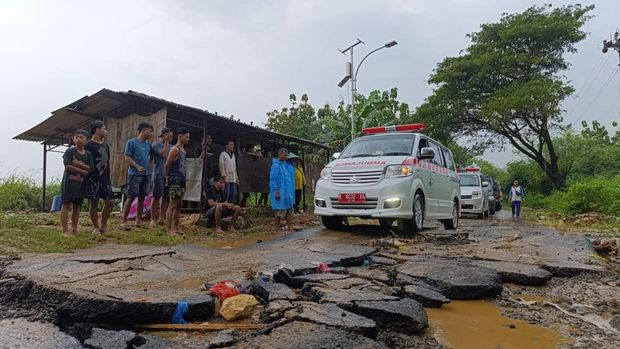 Ruas jalan Prawoto-Sukolilo Pati rusak bak jalan offroad. Foto diunggah Selasa (15/4/2025).