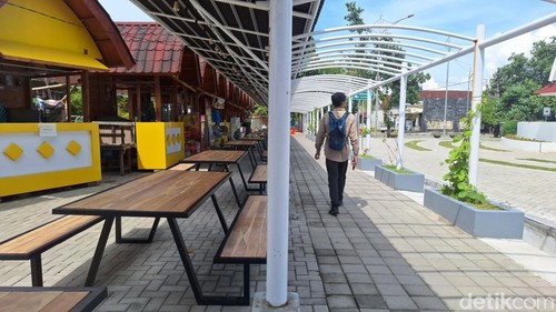 Suasana area lapak pedagang di Eks Pelabuhan Ampenan, Kota Mataram, NTB, Selasa (15/4/2025). (Foto: Nathea Citra/detikBali)