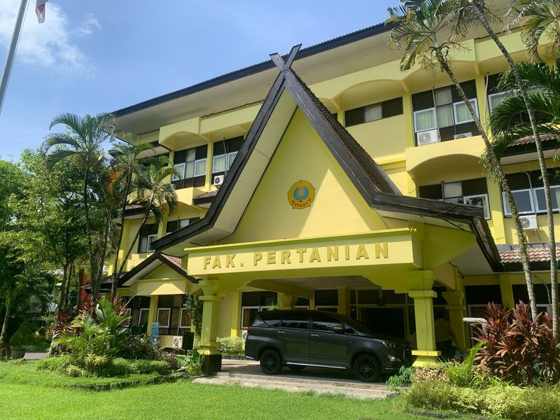 Suasana lobi Fakultas Pertanian Unram, Selasa (15/4/2025). (Nathea Citra/detikBali)