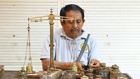 Tera ulang yang dilaksanakan bertahap dengan menyasar 27 pasar di wilayah Denpasar sepanjang tahun 2025 itu dilakukan untuk memastikan ketepatan takaran alat-alat Ukur, Takar, Timbang, dan Perlengkapannya (UTTP) yang digunakan pedagang pasar guna melindungi konsumen.  