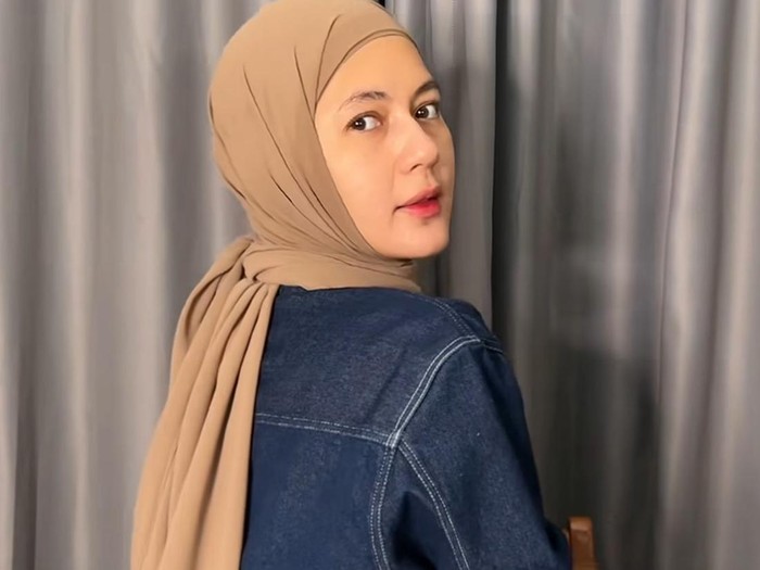 Tutorial hijab pashmina instan ala Paula Verhoeven