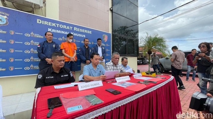 Ungkap kasus revenge porn Gilang Cahya Budjana.