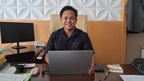 Wakil Dekan III Fakultas Pertanian, Universitas Mataram, Hairil Anwar, di ruang kerjanya, Selasa (15/4/2025).