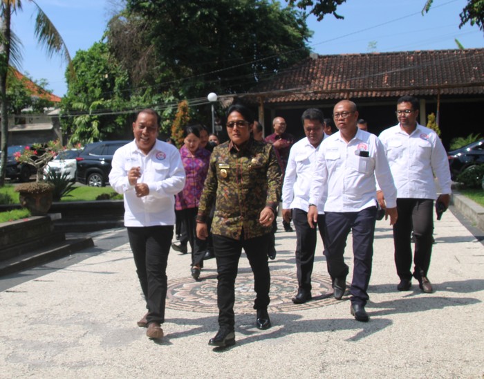 Wakil Gubernur Bali I Nyoman Giri Prasta menghadiri peringatan Hari Penyiaran Nasional (HARSIARNAS) ke-92 di Art Centre Denpasar, Selasa (15/4/2025). (IST)