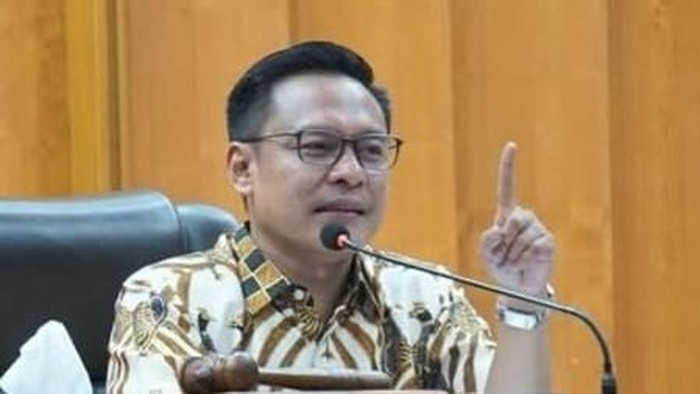 Wakil Ketua DPRD Surabaya Arif Fathoni.