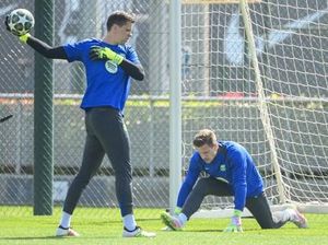 Video Barcelona Pilih Szczesny Ketimbang Ter Stegen untuk Lawan Inter & Madrid