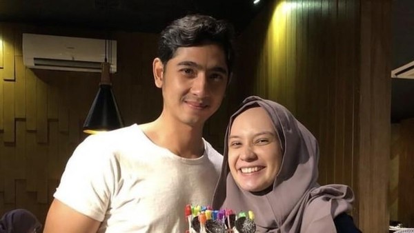 10 Potret Seru Puteri Anne Makan bareng Keluarga dan Teman