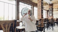 Menikah dengan Arya Saloka pada 2017, Puteri Anne  juga pernah membagikan momen kulineran sendiri ketika ia makan gelato populer di Jogja. Foto: Instagram @Instagram @anneofficial1990