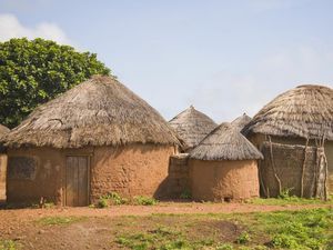 Masuk Kamar Harus Merangkak! Rumah Tradisional Togo Unik Banget