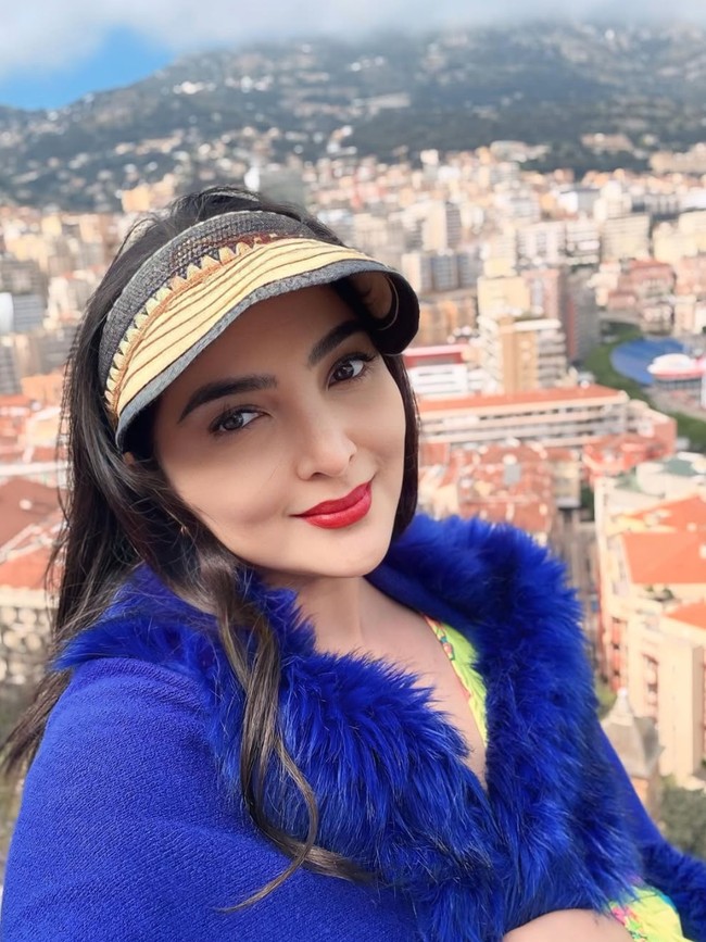 Saat berkeliling Eropa salah satu kota yang dikunjungi Ashanty ialah Monaco. Melalui akun Instagram pribadinya Ashanty memamerkan gayanya saat berada di Monaco. Foto: Instagram/@ashanty_ash