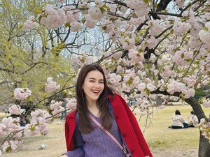 Ayu Ting Ting Selalu Minum Air Yasin Sebelum Manggung