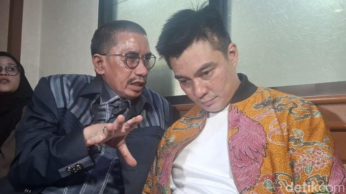 Baim Wong hadiri sidang di Pengadilan Agama Jakarta Selatan.