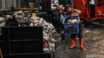 Beroperasi, Yuk Tengok Kesibukan Pengolahan Sampah di TPS 3R Sunter Jaya