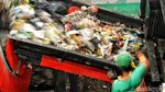 Beroperasi, Yuk Tengok Kesibukan Pengolahan Sampah di TPS 3R Sunter Jaya