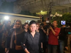 Kerabat Melayat ke Rumah Duka Hotma Sitompoel: Desiree hingga Bams Samson