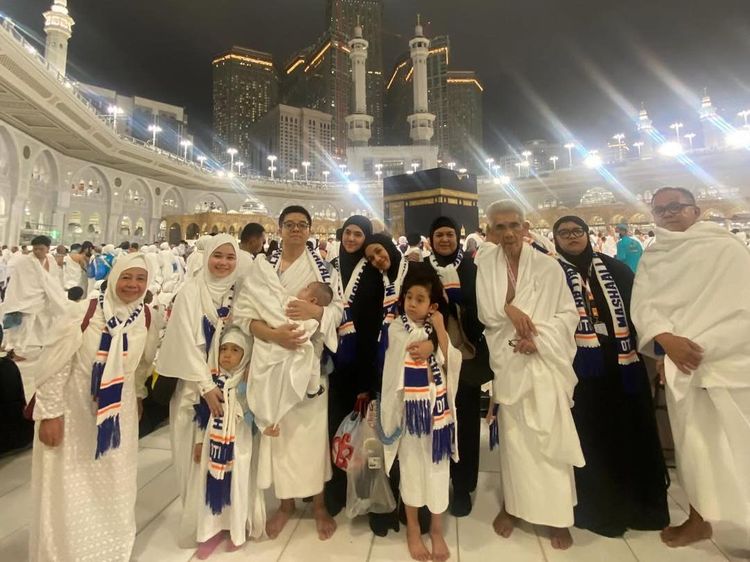 Impian DJ Una Foto Keluarga di Makkah Akhirnya Terwujud