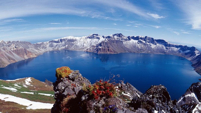 Gunung Paektu di Korea Utara
