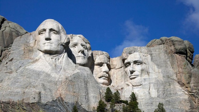 Gunung Rushmore yang ikonik di Amerika Serikat