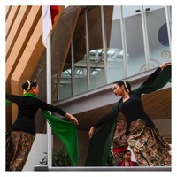 Ariel Tatum dan Happy Salma beberapa waktu lalu terbang ke Jepang untuk menghadiri World Expo 2025 di Osaka. Kedua artis cantik itu berkesempatan untuk menjadi penampil memperkenalkan budaya Indonesia. Foto: Instagram