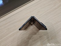 Honor Magic V2 RSR Porsche Design