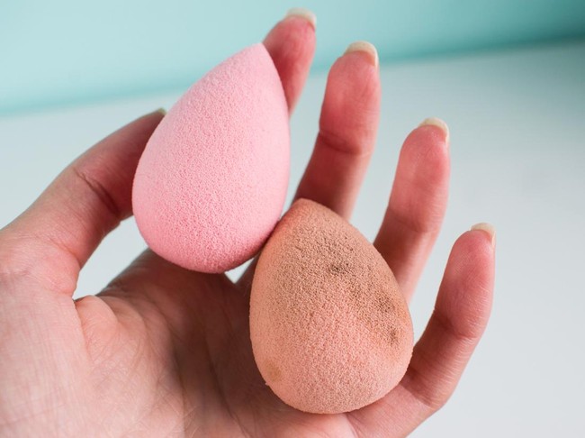 Ilustrasi sponge makeup