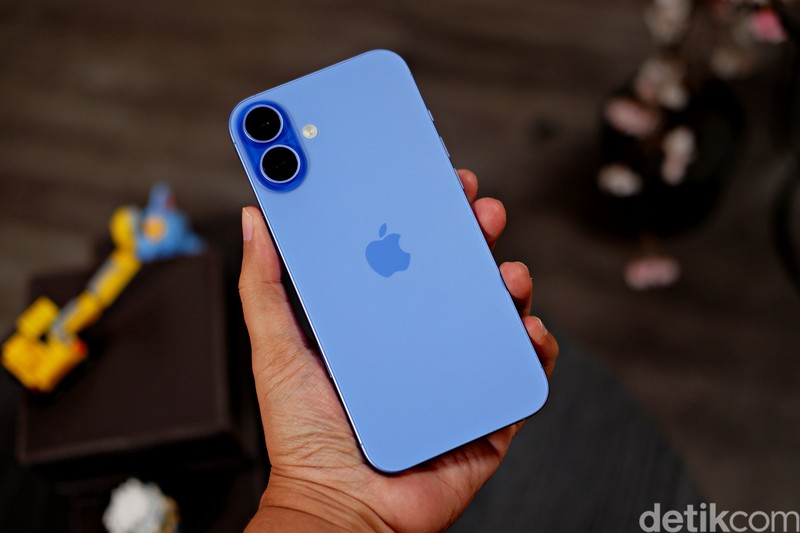 iPhone 16 Plus