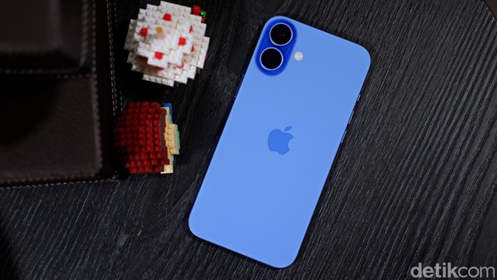 iPhone 16 Plus
