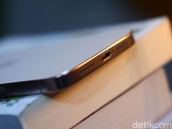 Unboxing iPhone 16 Pro Max Desert Titanium Berpenampilan Wah