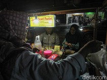 Cerita Pedagang Jamu Jaring Milenial di Tengah Maraknya Minuman Manis