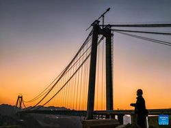 Potret Menakjubkan Calon Jembatan Tertinggi Dunia di China