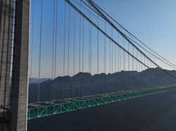 Potret Menakjubkan Calon Jembatan Tertinggi Dunia di China