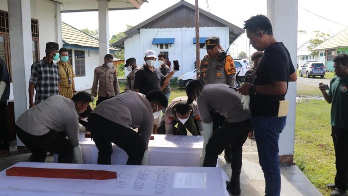 Jenazah korban pembunuhan KKB di Yahukimo diserahkan ke keluarga.
