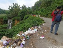 Duh! 2 Tahun Lebih Jalan Tergerus Longsor di Kayen Pati Belum Diperbaiki
