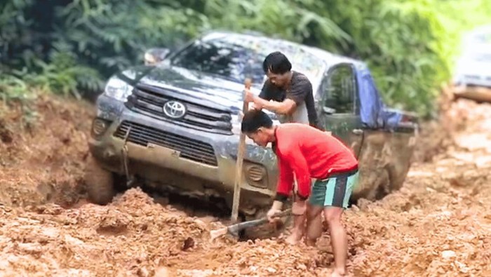Kondusi akses jalan di Apokayan, Kabupaten Malinau