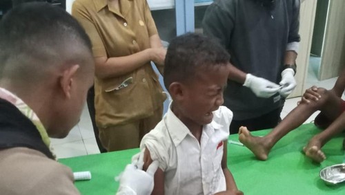 Salah satu korban gigitan anjing liar di Puskesmas Fatumonas, Kecamatan Amfoang Tengah, Kabupaten Kupang, NTT. (Dok. Polsek Amfoang Selatan).