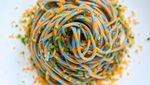 Wow! Chef Ini Bikin Pasta Warna-warni dan Motif Abstrak