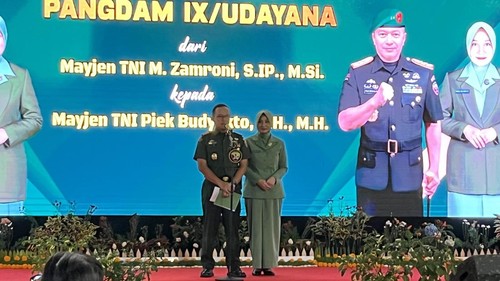 Mayjen Piek Budyakto dalam acara Pisah Sambut Pangdam IX/Udayana di GOR Yudomo Praja Raksaka, Denpasar, Rabu (16/4/2025). (Rizky Setyo/detikBali)