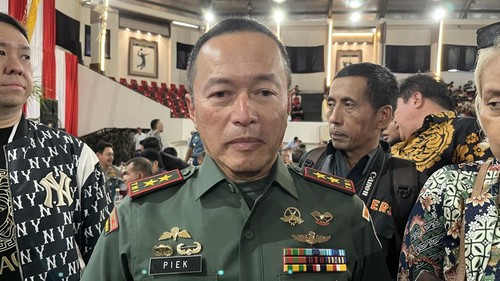 Mayjen Piek Budyatko saat ditemui wartawan seusai pisah sambut Pangdam IX/Udayana di GOR Yudomo Praja Raksaka, Denpasar, Rabu (16/4/2025). (Rizki Setyo/detikBali)